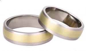 titanium ringe med guld.