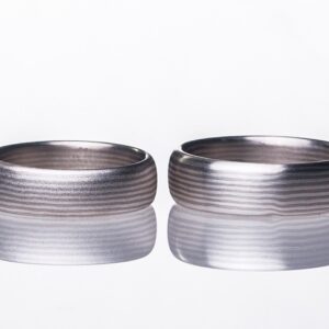 mokume gane forlovelses og vielsesringe med 17 lag ædelmetal.